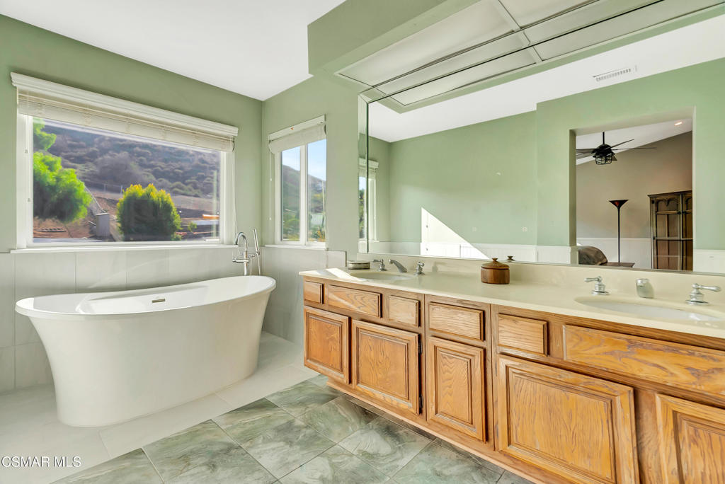 Bridle Path (SDLBK)-317 - 317 - Residential