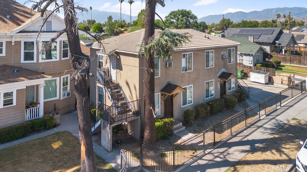 708 W 9th Street