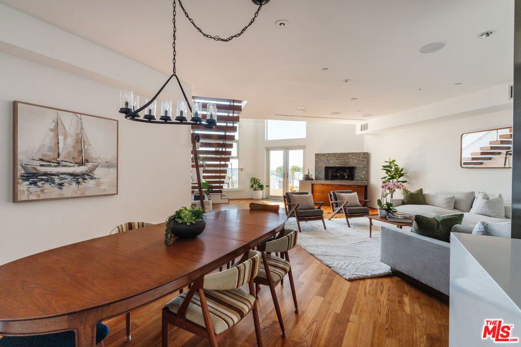 Photo of 255 Main Street #305, Venice, CA 90291 (MLS # 25583125)