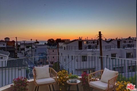 Photo of 255 Main Street #305, Venice, CA 90291 (MLS # 25583125)