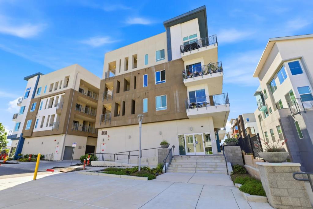 2981 Henry Miller Place 4