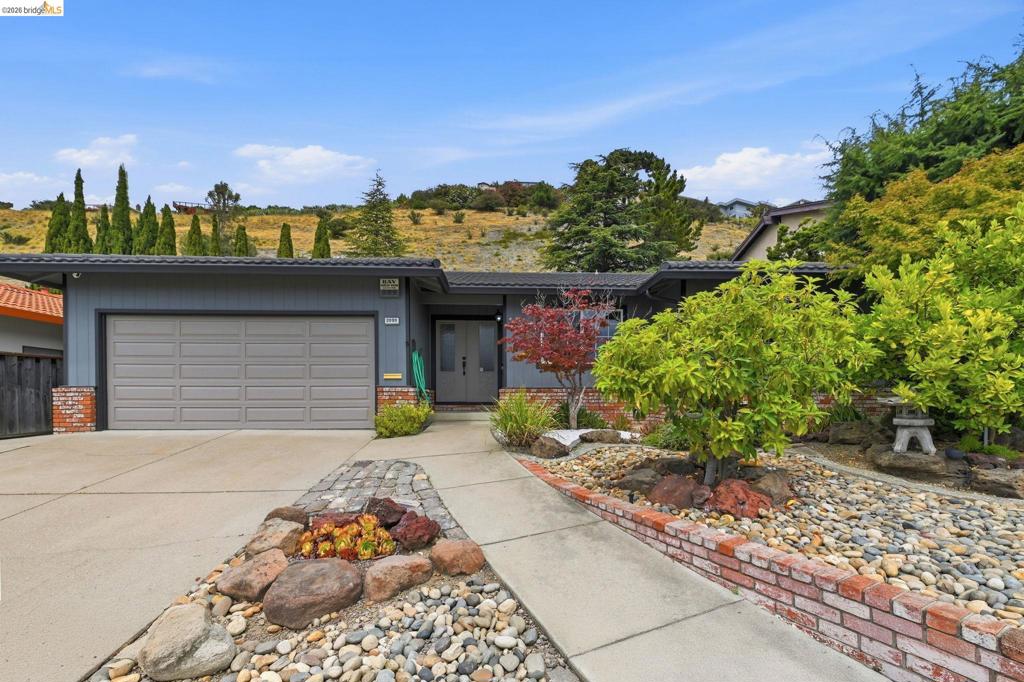2090 Hillside Dr Dr