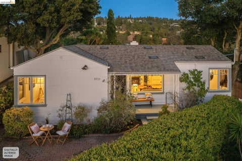 Photo of 5970 Rincon Dr DR, Oakland, CA 94611 (MLS # 41151413)