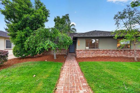 Photo of 1271 Lennon Way Way, San Jose, CA 95125 (MLS # ML82045028)