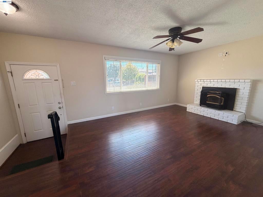 312 Robert Way