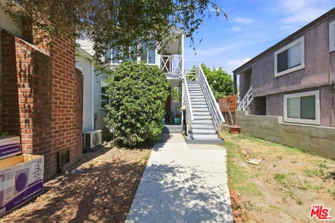 Photo of 11485 Cumpston Street, North Hollywood, CA 91601 (MLS # 26869891)