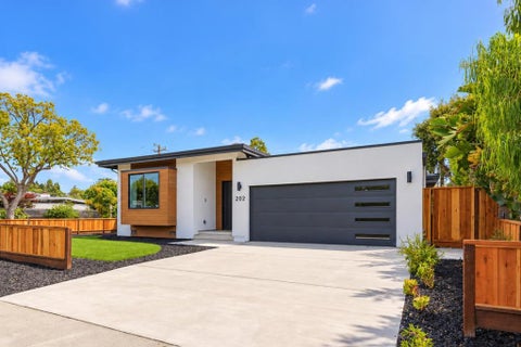 Photo of 202 Thompson Avenue, Mountain View, CA 94043 (MLS # ML82059762)