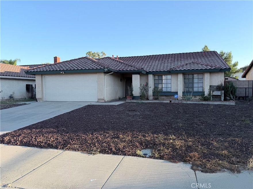 3 bedroom and 2 full baths.  Double-door entry way that leads right into a large living area with fireplace, open spacious kitchen with dining area. Large backyard with cover patio.  Walking distance to Cardenas Shopping center.