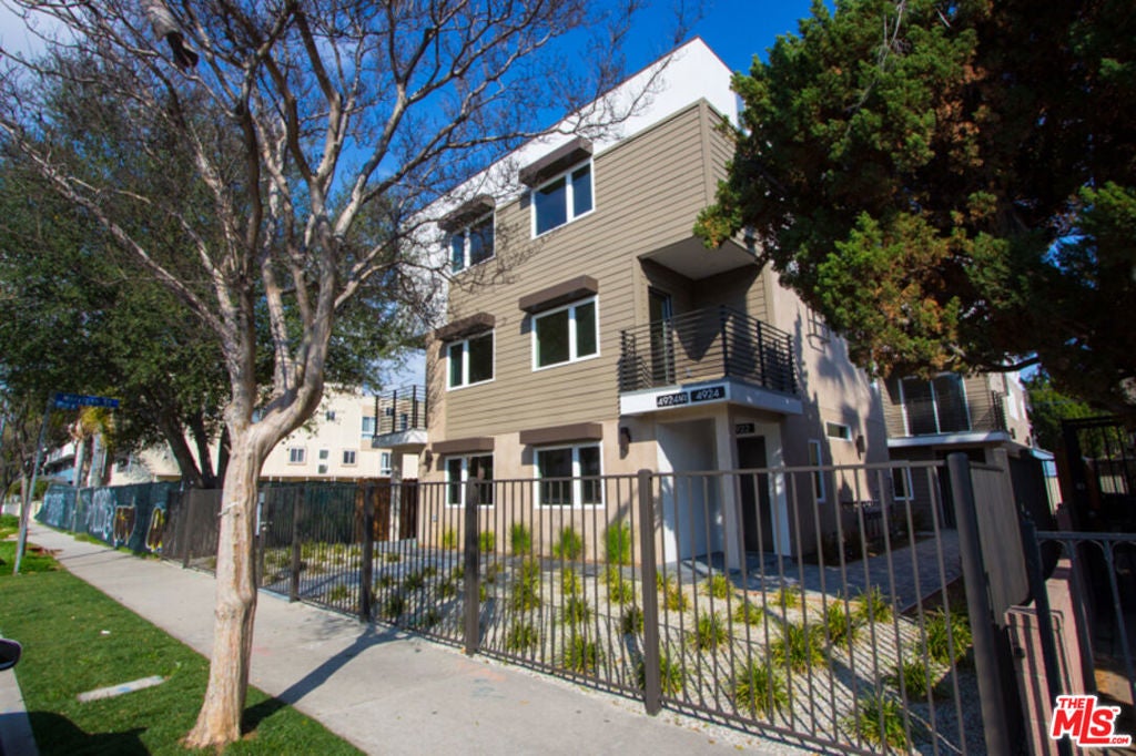 4924 LAUREL CANYON