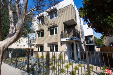 Photo of 4924 LAUREL CANYON, Valley Village, CA 91607 (MLS # 26874547)