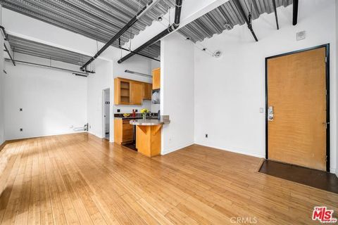 Tiny photo for 312 W 5th Street #1121, Los Angeles, CA 90013 (MLS # SB25233627)