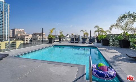 Tiny photo for 312 W 5th Street #1121, Los Angeles, CA 90013 (MLS # SB25233627)