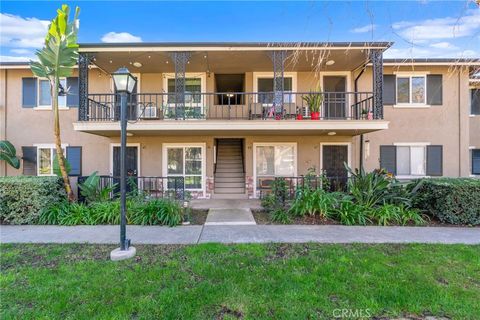 Photo of 660 S Glassell St #48, Orange, CA 92866 (MLS # CV26010042)