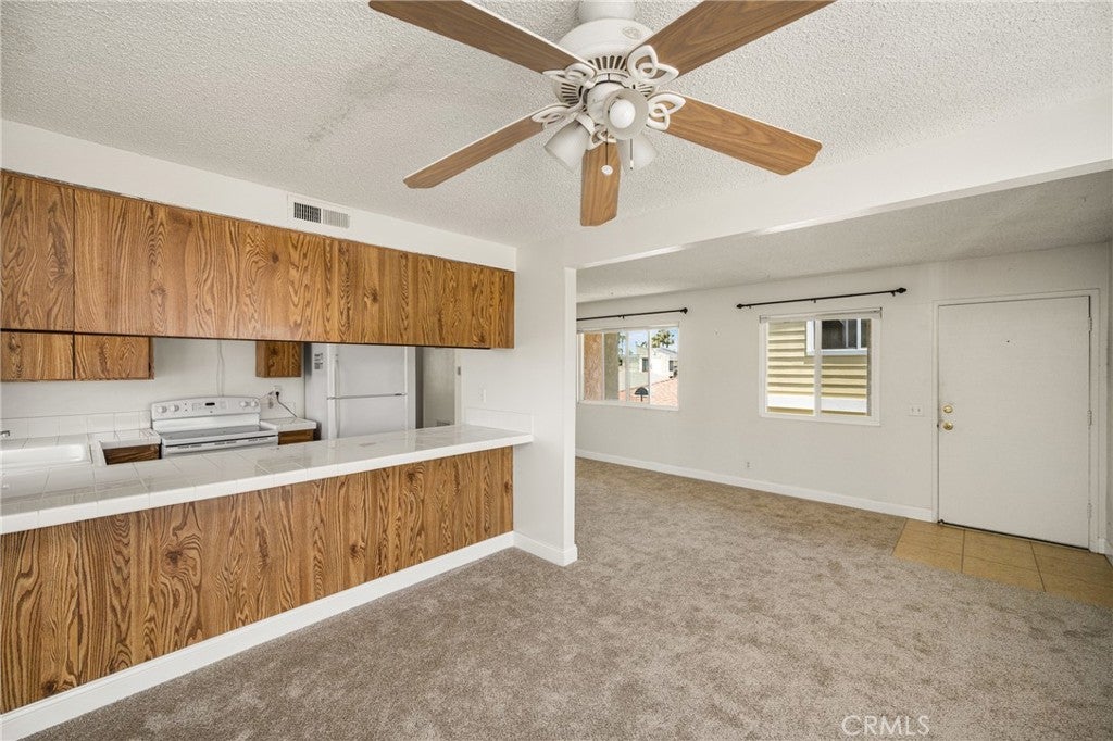 17041 B Lane, Huntington Beach CA 92647 - Photo 33