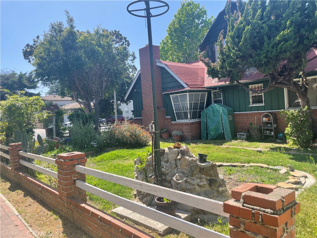 3818 sawtelle
