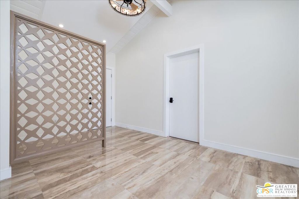 Racquet Club East - Residential Lease