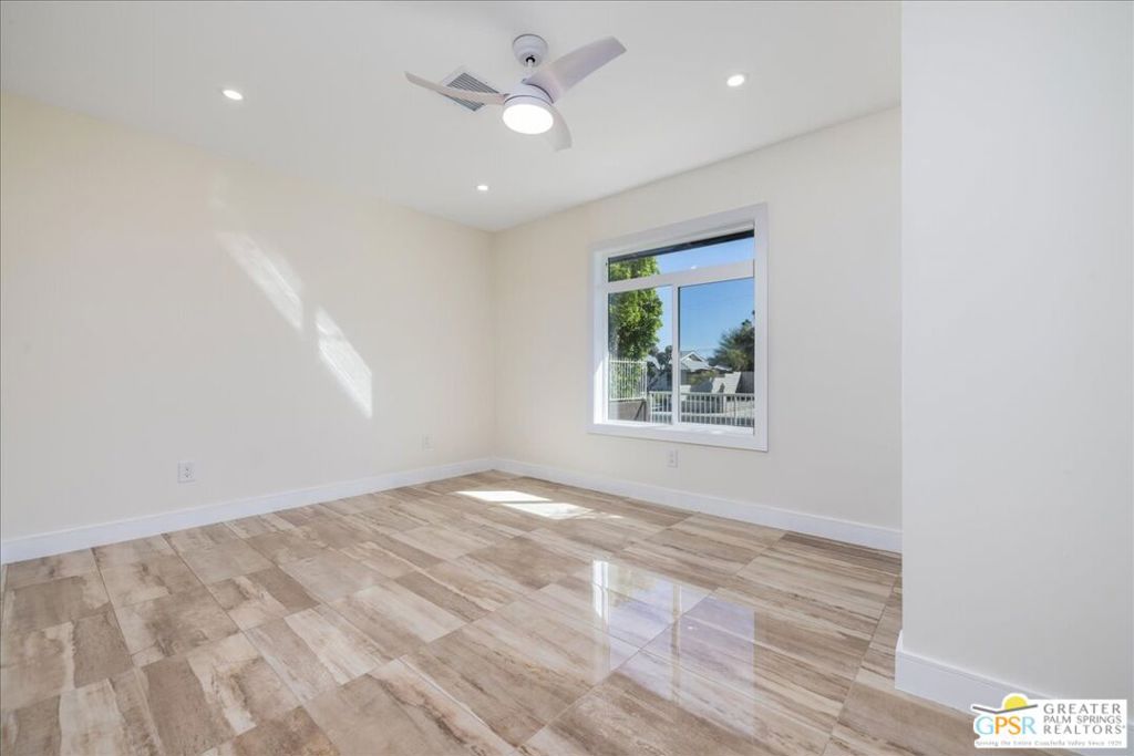 Racquet Club East - Residential Lease