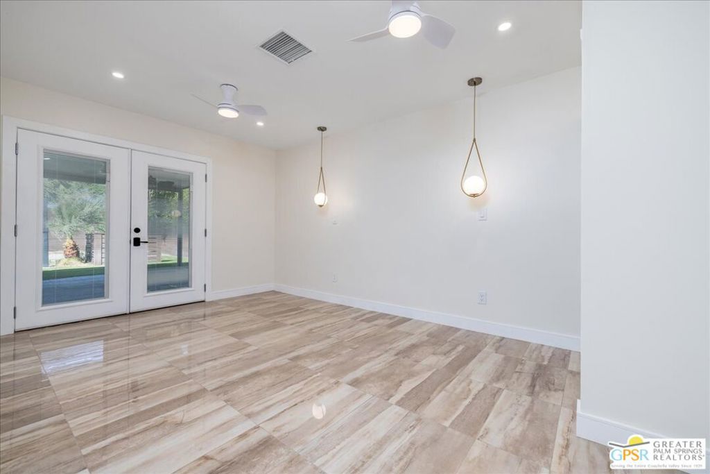 Racquet Club East - Residential Lease