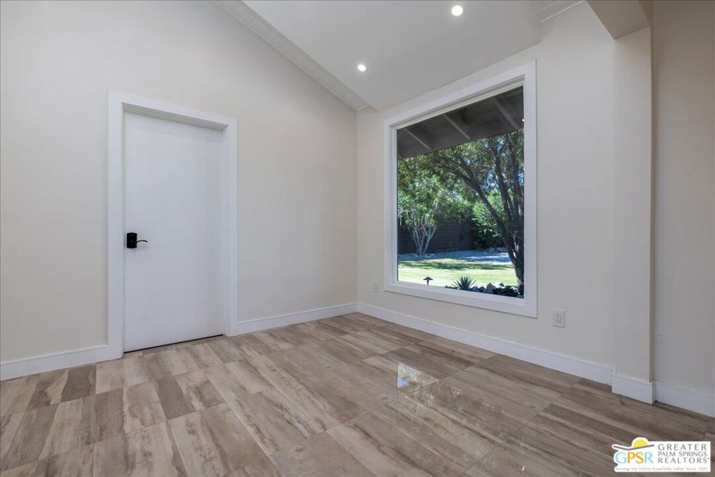 Racquet Club East - Residential Lease