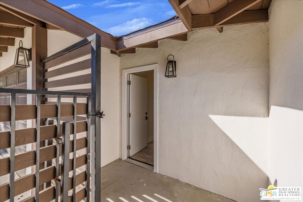 Racquet Club East - Residential Lease