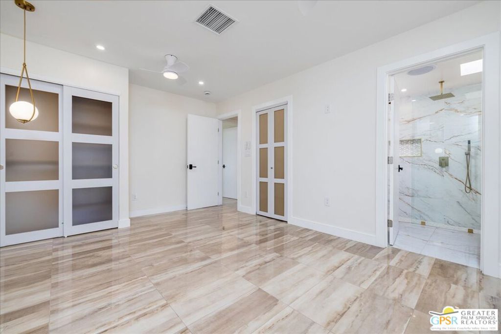 Racquet Club East - Residential Lease