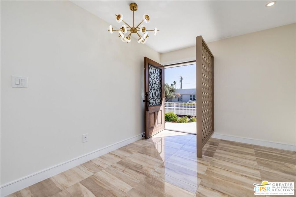 Racquet Club East - Residential Lease