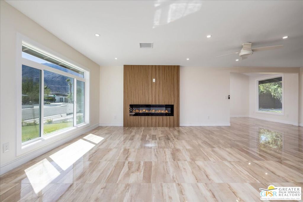 Racquet Club East - Residential Lease