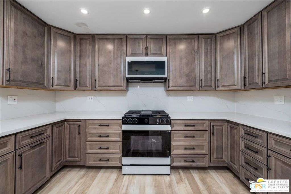 Racquet Club East - Residential Lease