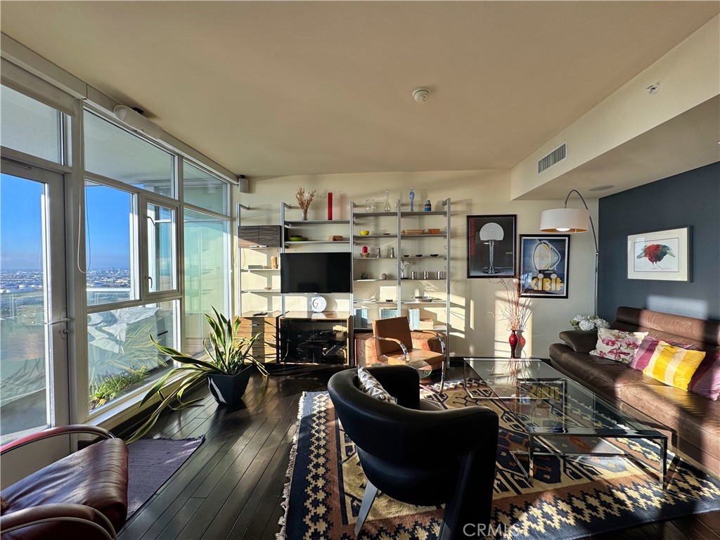 Downtown (DT) - Residential Lease