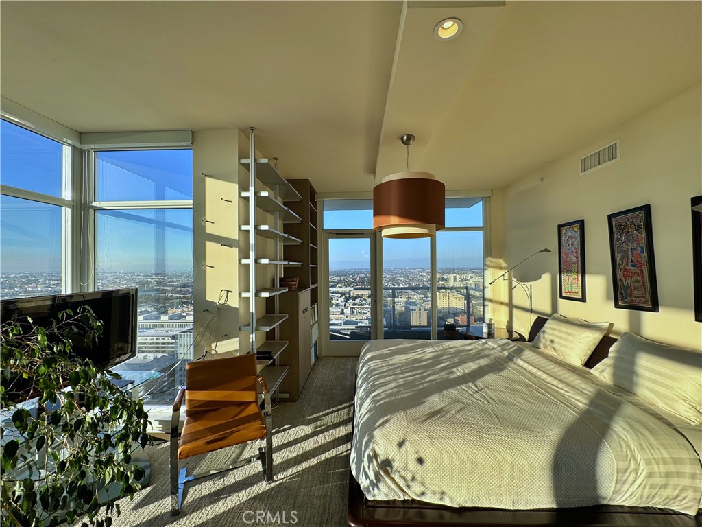 Downtown (DT) - Residential Lease