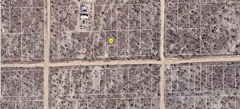 Photo of 0 Treadwell Ave, Mojave, CA 93501 (MLS # SR25085917)