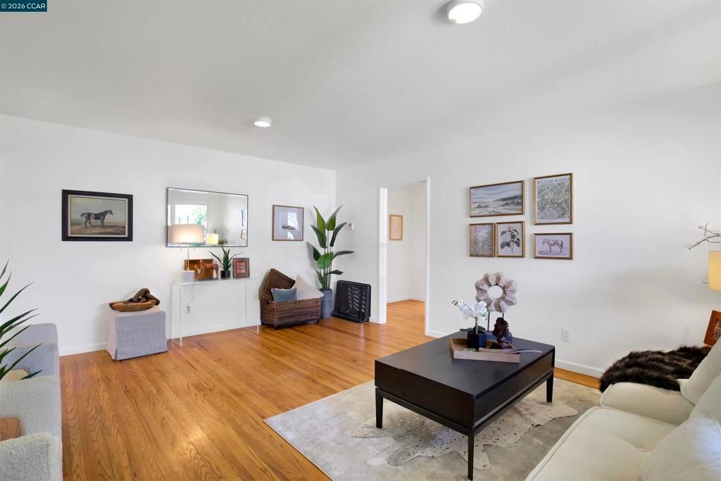 Photo of 4835 Kathleen Ave Ave, Castro Valley, CA 94546 (MLS # 41131276)