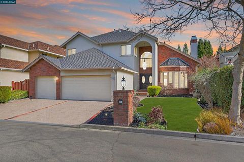 Photo of 704 Blue Spruce Dr Dr, Danville, CA 94506 (MLS # 41134546)