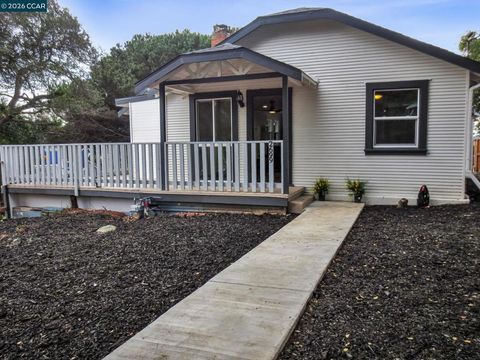 Photo of 2699 Vale Rd Rd, San Pablo, CA 94806 (MLS # 41124647)