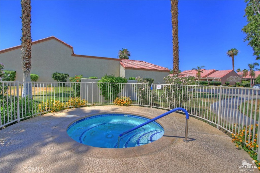 Oasis Country Club - Residential