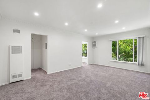 Photo of 1227 N Harper Avenue #8, West Hollywood, CA 90046 (MLS # 26864245)