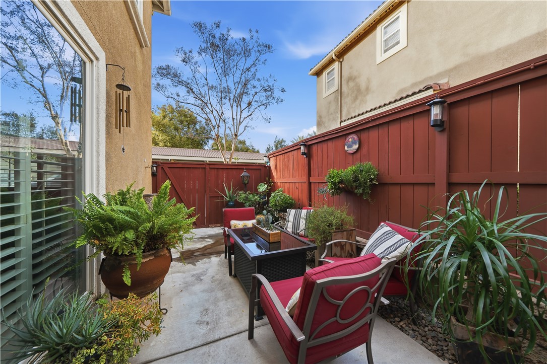 27580 Darrington Avenue 2