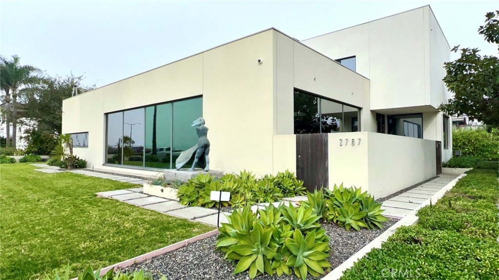 2767 E. Ocean Boulevard