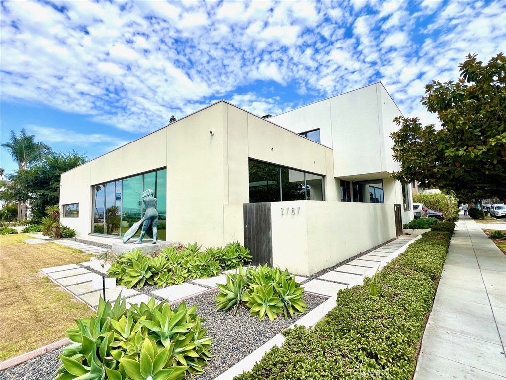 TRUST SALE!! Opportunity Knocks! Priced well below market!
While this one-of-a-kind residence would benefit from thoughtful "TLC" to fully restore its original luster, it offers a rare opportunity to own a forward-thinking coastal retreat that merges luxury, design, and potential. This architecturally striking modern estate blends sleek urban aesthetics with breathtaking ocean and Catalina Island views. Crafted with premium European finishes, the home showcases Gaggenau appliances, Leicht cabinetry, and Elica lighting throughout—speaking to its sophisticated design pedigree. The main level offers expansive indoor-outdoor living, with a dining area overlooking the swimming pool and sun terrace, a stylish living room with wet bar, a family room, office, and a guest suite. A floating staircase—or elevator—leads to the luxurious primary suite, featuring dual steam showers, a soaking tub beneath a skylight, private terrace, sitting area, fireplace, and two additional ensuite bedrooms. The third floor is devoted to wellness and entertainment, boasting a yoga/exercise studio and a spacious rooftop deck with sweeping coastal and city light views. The 3,500 sq ft lower level is an entertainer’s dream, complete with a full bar, catering kitchen, 500-bottle wine cellar, caretaker’s suite, and generous storage space.