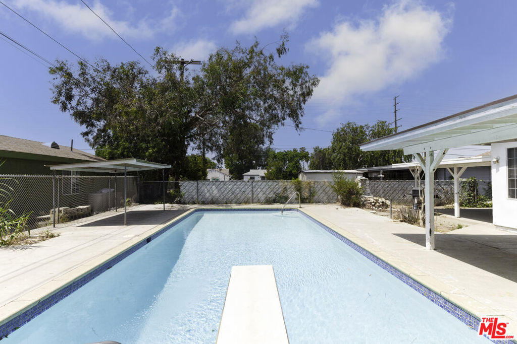 Properties 2 11812 RANDALL Street
