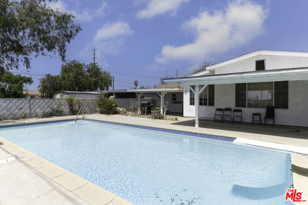 Properties 3 11812 RANDALL Street