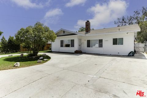 11812 RANDALL Street Sun Valley CA 91352