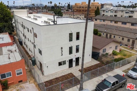 Photo of 833 W 84th Street, Los Angeles, CA 90044 (MLS # 26874467)