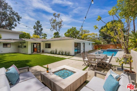Photo of 874 N Norman Place, Los Angeles, CA 90049 (MLS # 26949465)