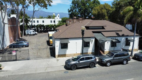 Photo of 428 Chapala Street, Santa Barbara, CA 93101 (MLS # V1-38796)