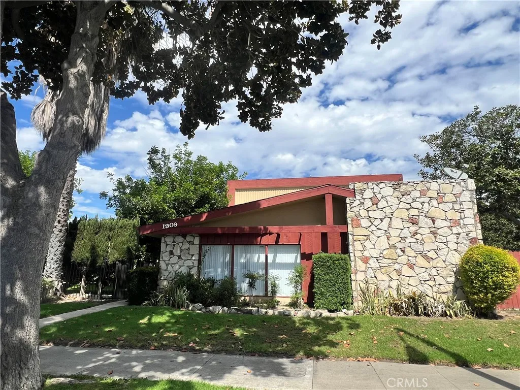 Fullerton, California 92831, United States, ,Residential,Active,226618