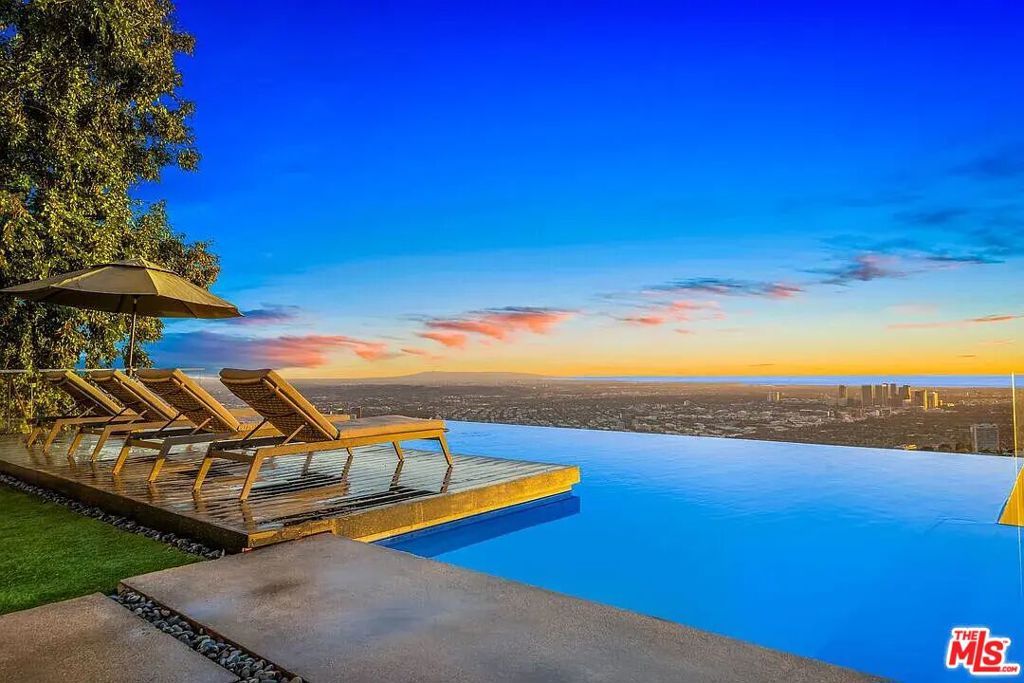 Photo of 8790 Appian Way, Los Angeles, CA 90046 (MLS # 25521807)