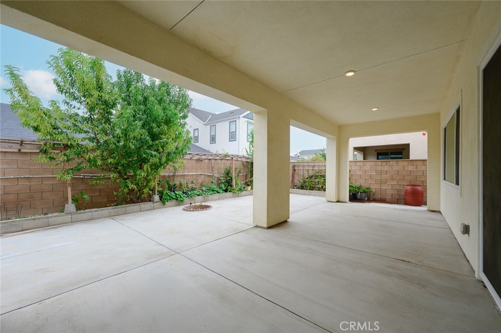 2532 E Harper