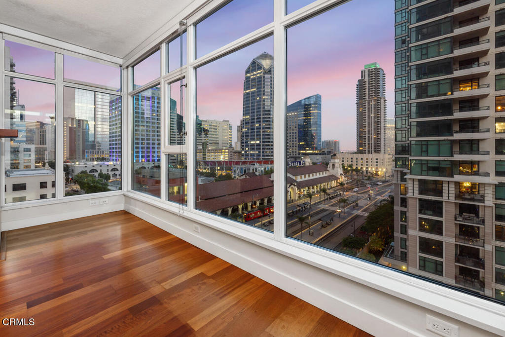 1205 Pacific Highway 1005