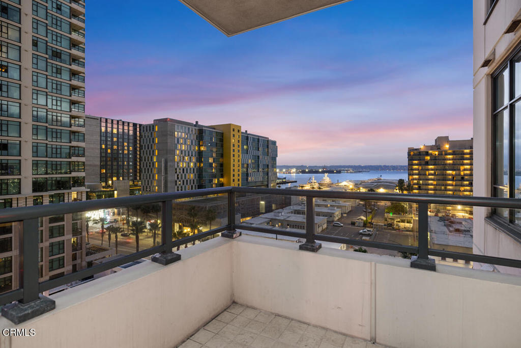 1205 Pacific Highway 1005